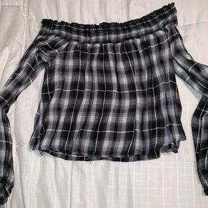 Off the shoulder top 🌸